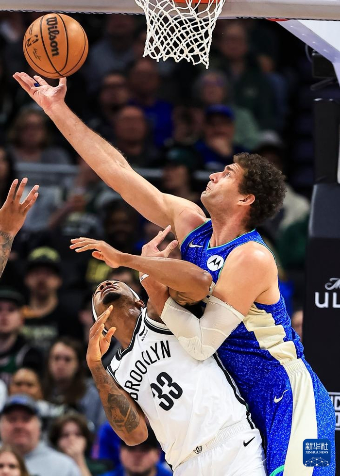 篮网主场惨败雄鹿,面对系列赛溃败 篮网主场惨败雄鹿,面对系列赛溃败